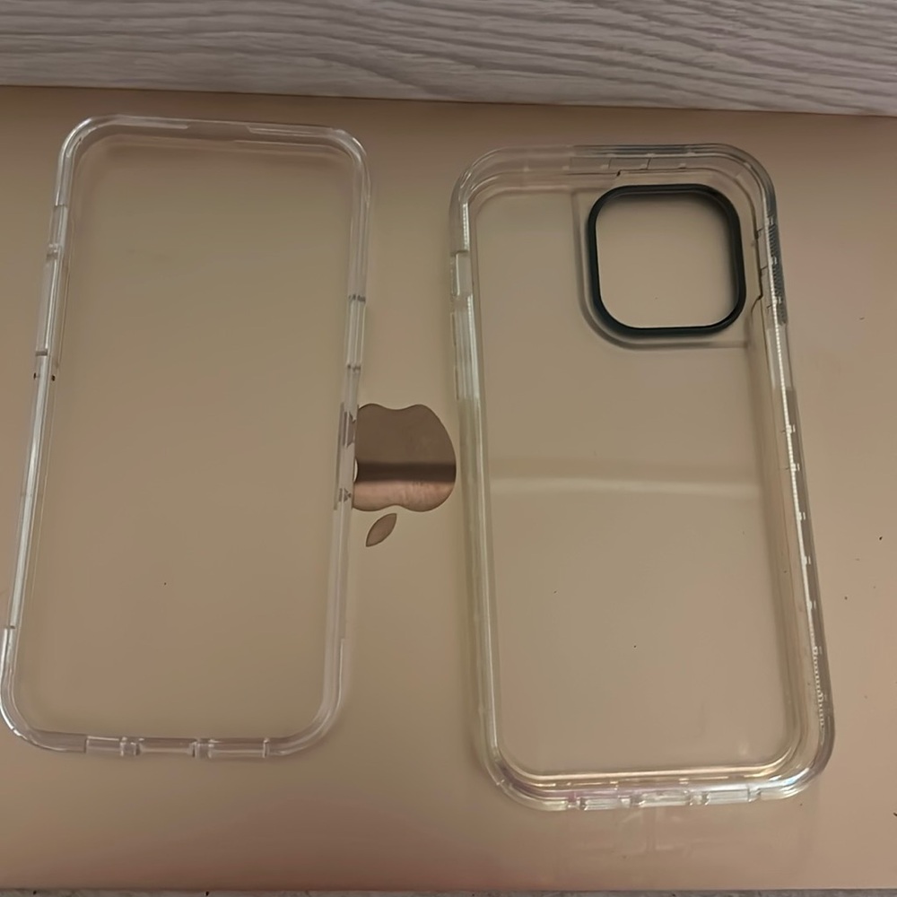 Clear Otter Box phone case (iPhone 14 Pro Max)